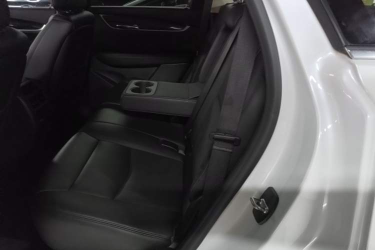 Used Cadillac XT5 2016 25T Luxury Model Left Rear Seat