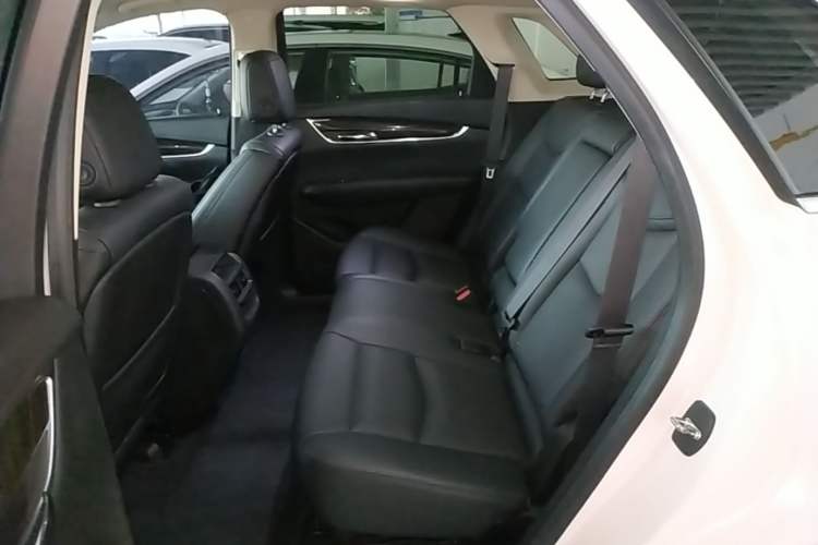 Used Cadillac XT5 2016 25T Luxury Model Left Rear Seat