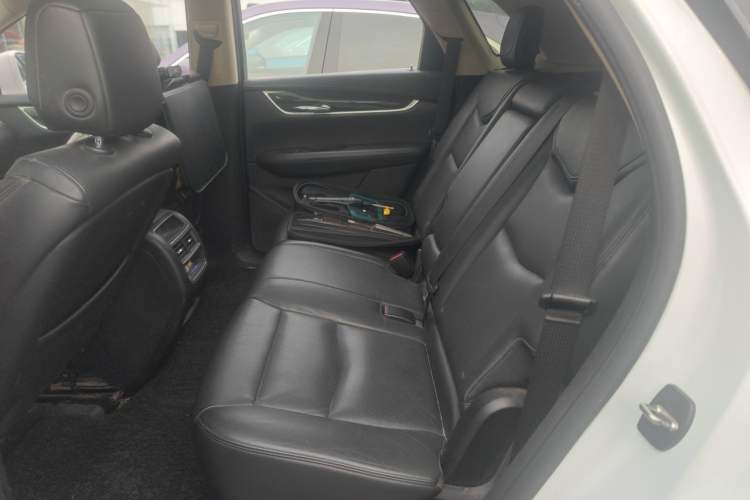 Used Cadillac XT5 2016 25T Luxury Model Left Rear Seat