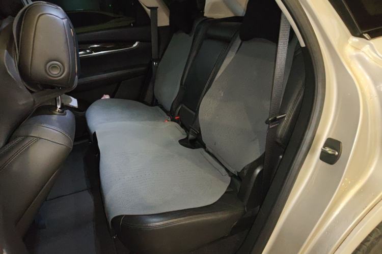 Used Cadillac XT5 2016 25T Luxury Model Left Rear Seat
