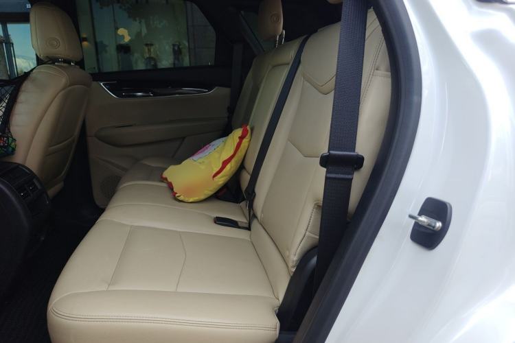 Used Cadillac XT5 2016 28T Four-Wheel Drive Tech Version Left Rear Seat