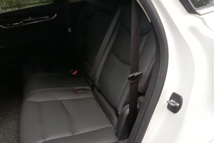 Used Cadillac XT5 2016 25T Luxury Model Left Rear Seat