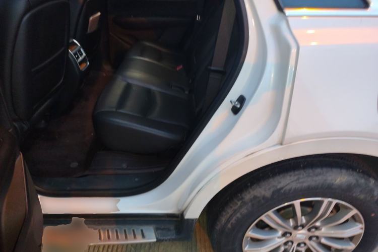 Used Cadillac XT5 2016 25T Luxury Model Left Rear Seat