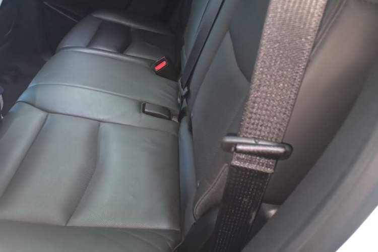 Used Cadillac XT5 2016 25T Luxury Model Left Rear Seat