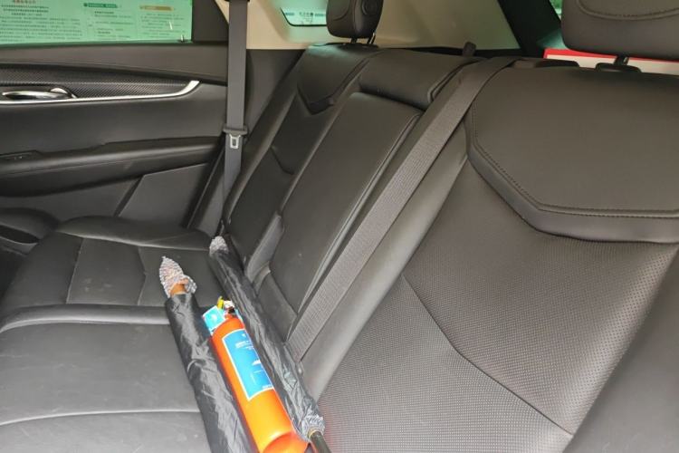 Used Cadillac XT5 2016 28T Four-Wheel Drive Luxury Model Left Rear Seat