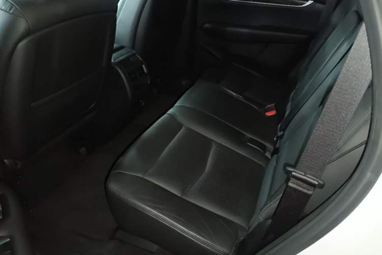 Used Cadillac XT5 2016 25T Luxury Model Left Rear Seat