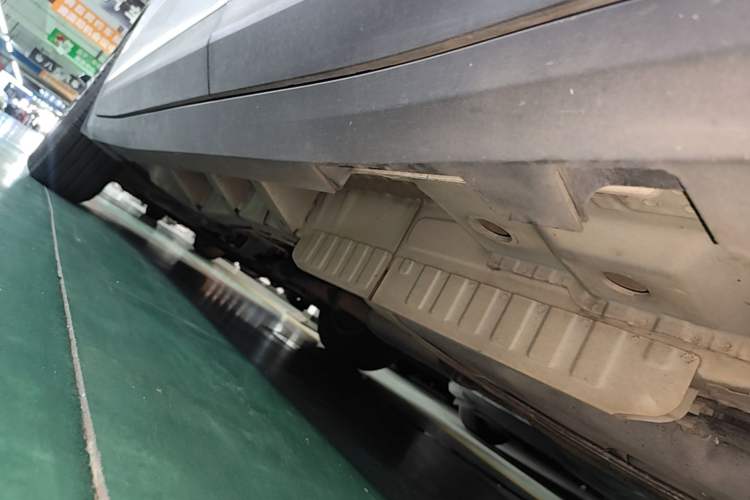 Used Cadillac XT5 2016 25T Tech Edition Left Side Sill