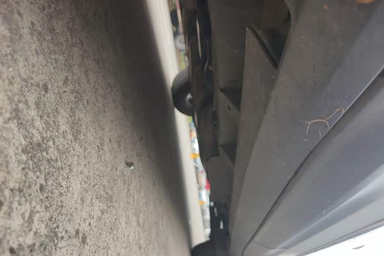 Used Cadillac XT5 2016 28T Four-Wheel Drive Luxury Model Left Side Sill