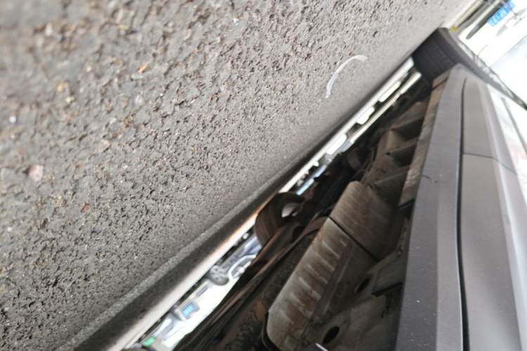 Used Cadillac XT5 2016 28T Four-Wheel Drive Luxury Model Left Side Sill