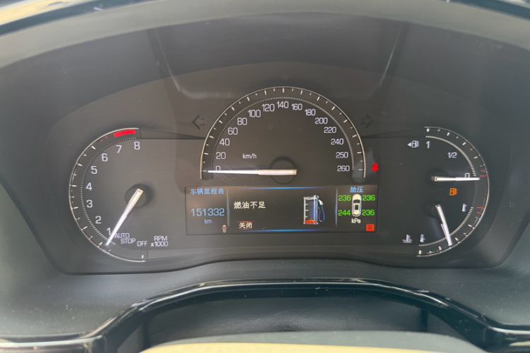 Used Cadillac XT5 2016 28T Four-Wheel Drive Luxury Model Odometer Close Up