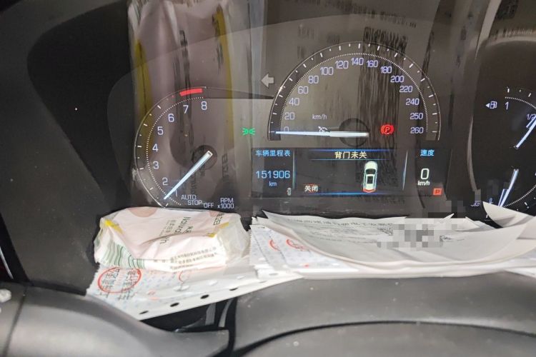 Used Cadillac XT5 2016 25T Tech Edition Odometer Close Up