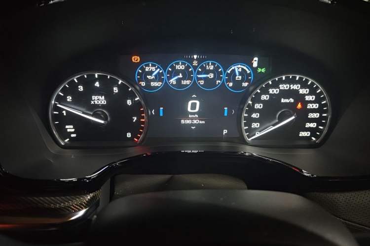 Used Cadillac XT5 2016 28T Four-Wheel-Drive Leading Model Odometer Close Up