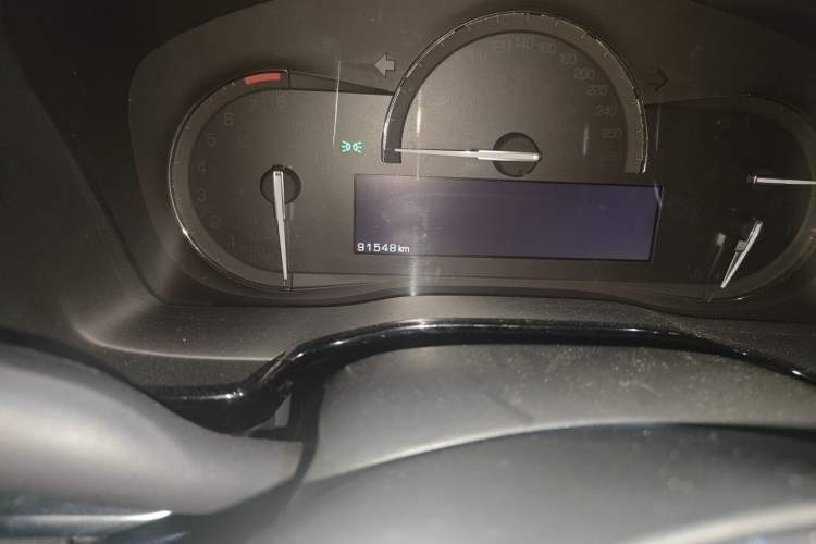 Used Cadillac XT5 2016 25T Luxury Model Odometer Close Up