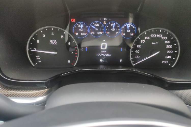 Used Cadillac XT5 2016 28T Four-Wheel-Drive Leading Model Odometer Close Up