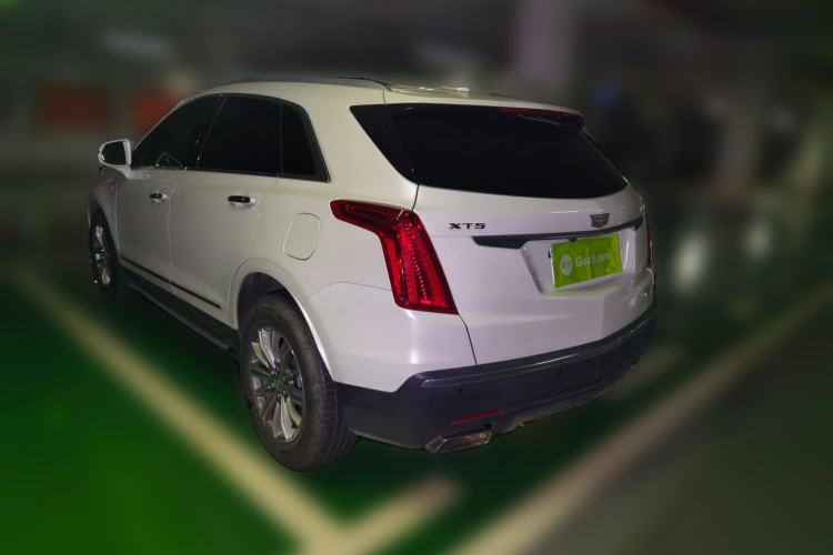 Used Cadillac XT5 2016 25T Luxury Model Rear Left 45 Deg