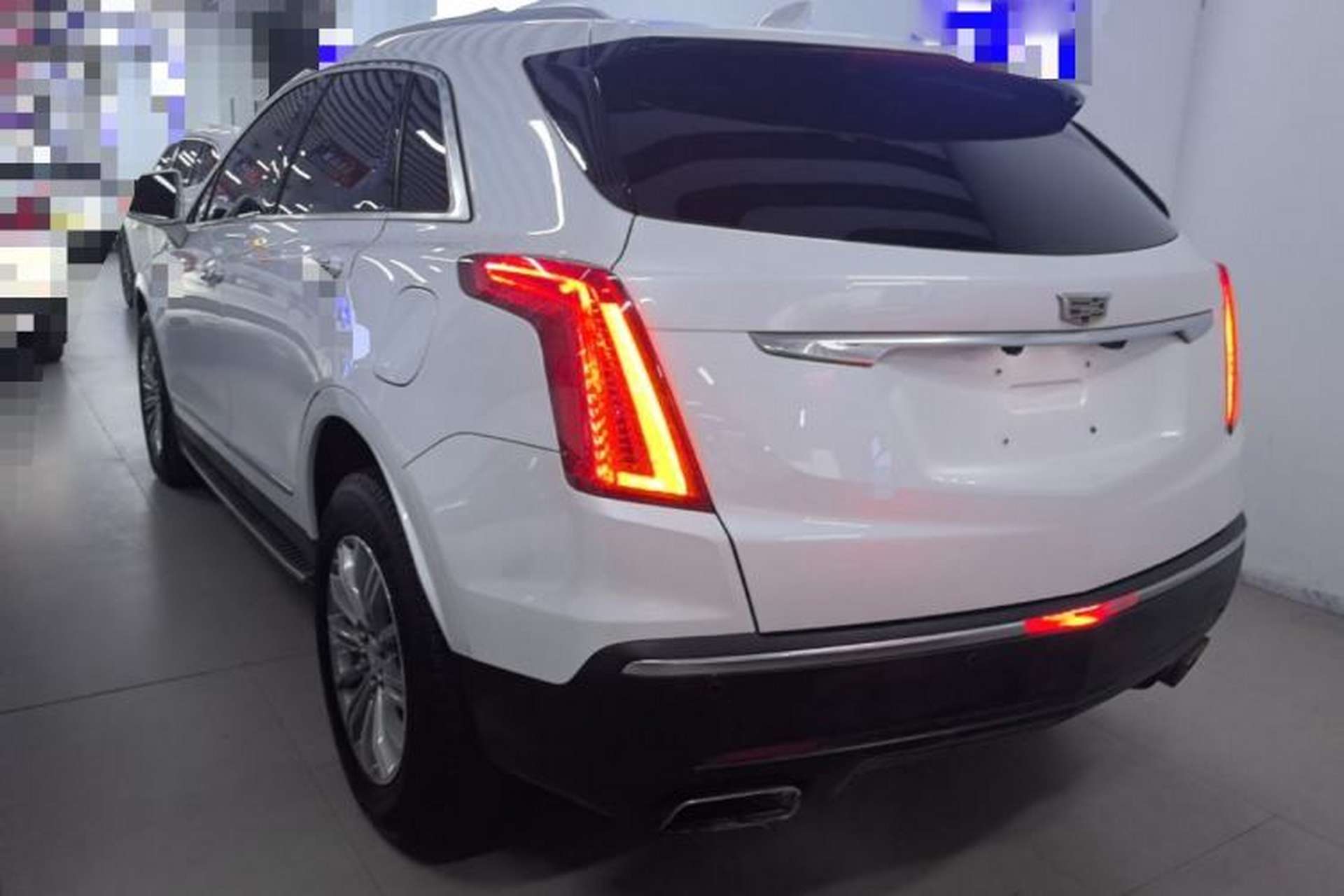 Used Cadillac XT5 2016 25T Luxury Model Rear Left 45 Deg