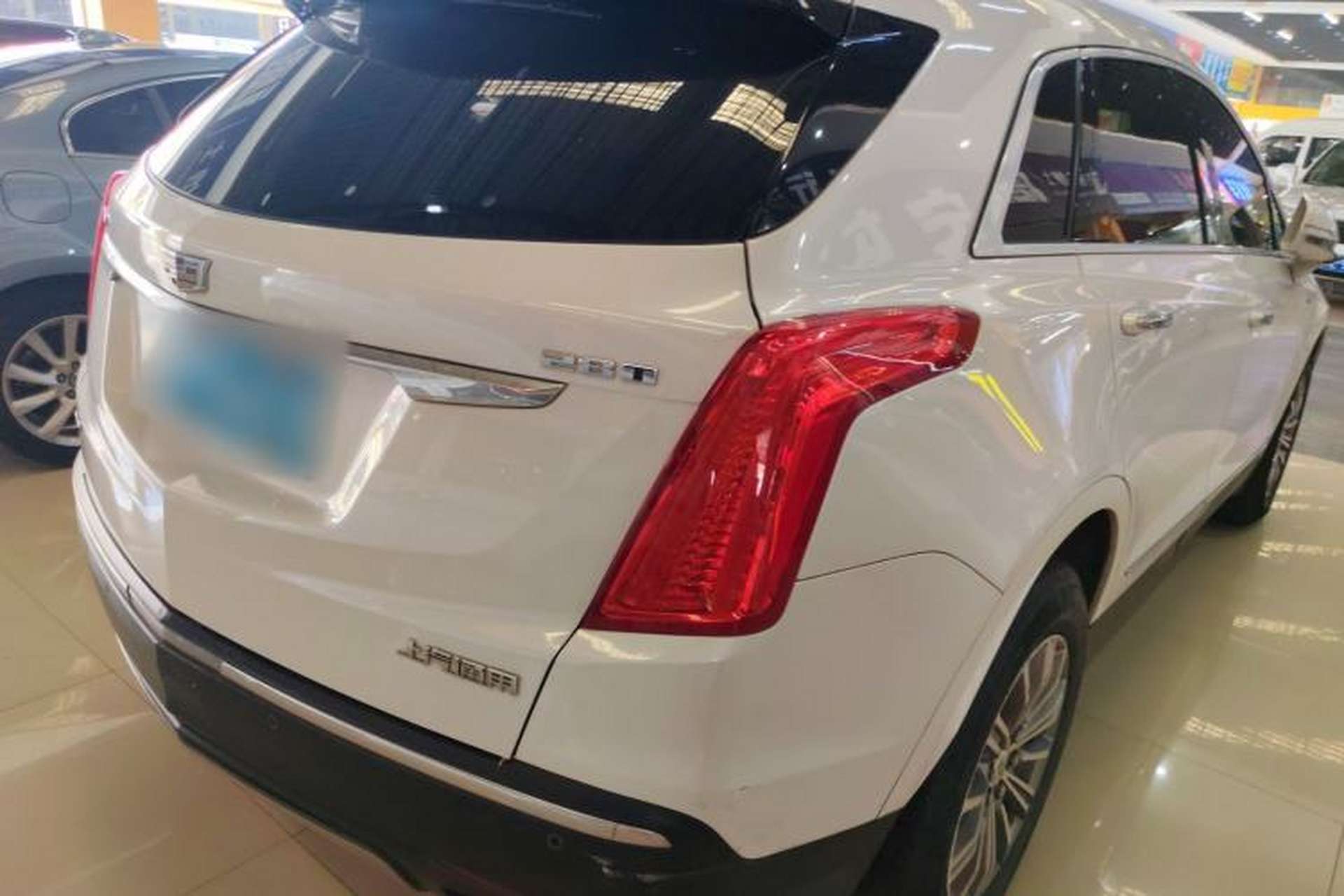 Used Cadillac XT5 2016 28T Four-Wheel Drive Luxury Model Rear Right 45 Deg