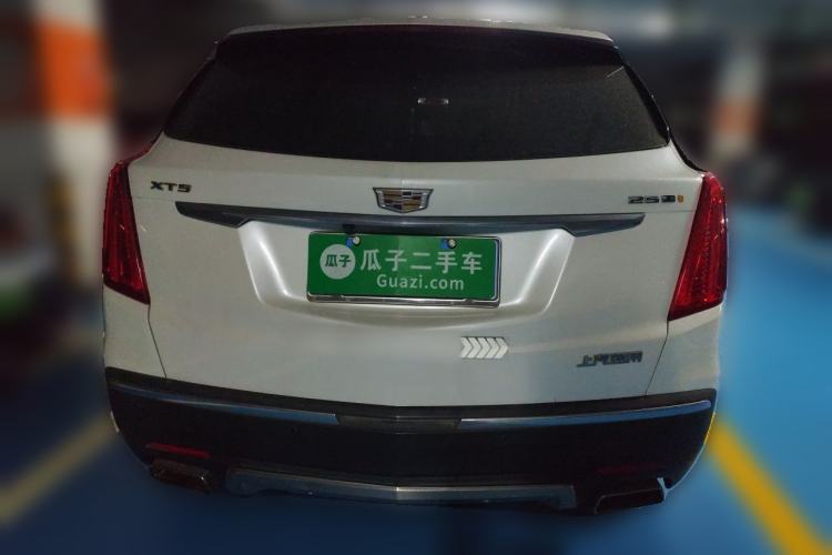 Used Cadillac XT5 2016 25T Luxury Model Rear