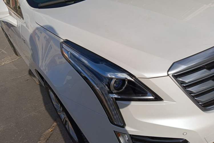 Used Cadillac XT5 2016 25T Luxury Model Right Front Headlight