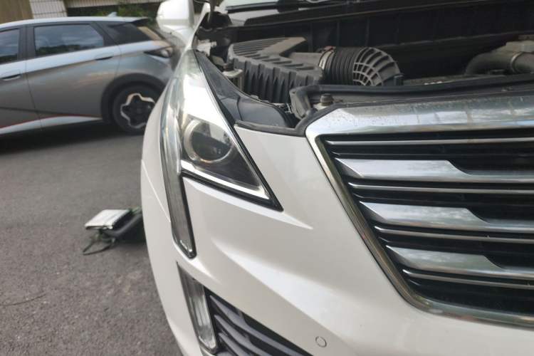Used Cadillac XT5 2016 25T Luxury Model Right Front Headlight