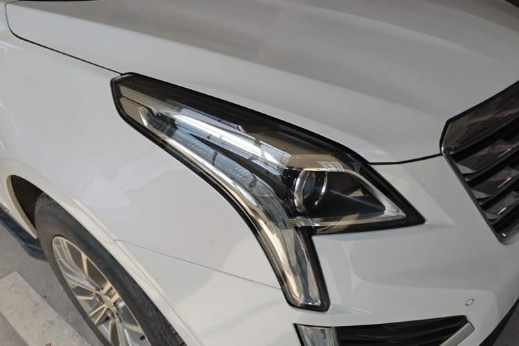 Used Cadillac XT5 2016 25T Luxury Model Right Front Headlight