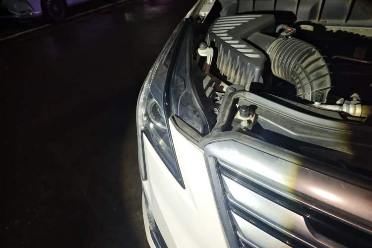 Used Cadillac XT5 2016 25T Luxury Model Right Front Headlight