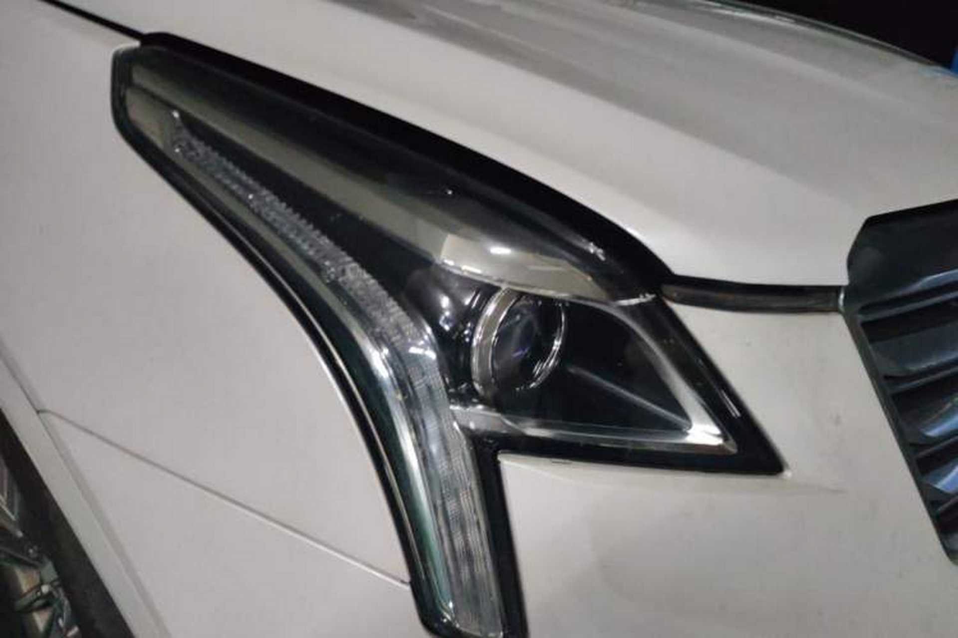 Used Cadillac XT5 2016 25T Luxury Model Right Front Headlight