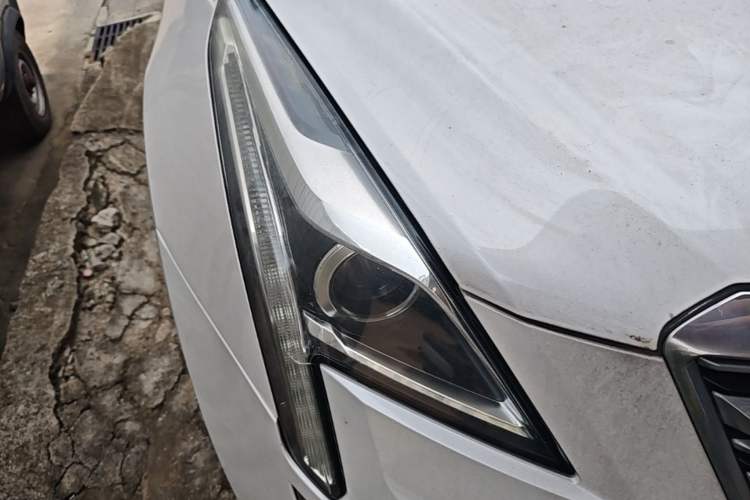 Used Cadillac XT5 2016 25T Luxury Model Right Front Headlight