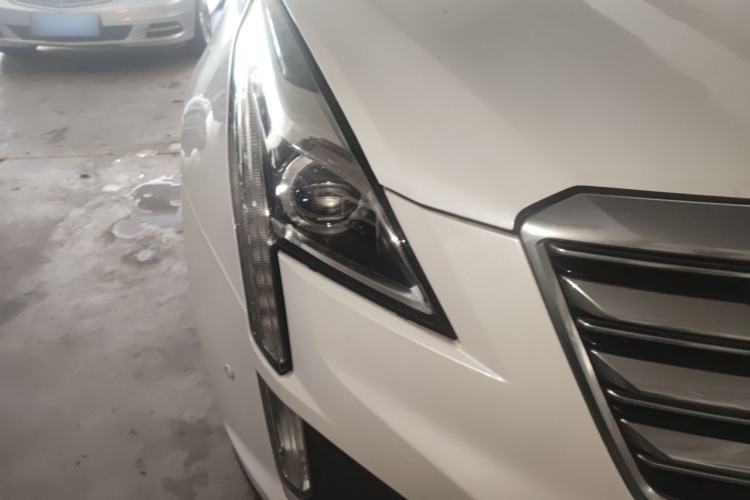 Used Cadillac XT5 2016 25T Tech Edition Right Front Headlight