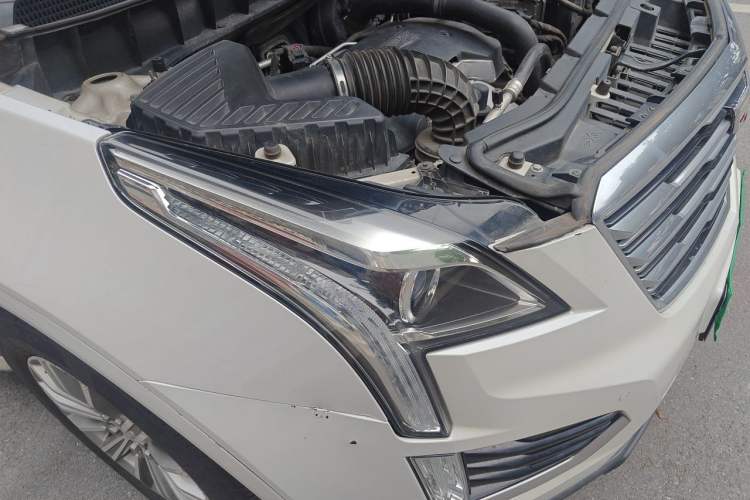 Used Cadillac XT5 2016 25T Luxury Model Right Front Headlight