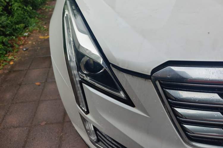 Used Cadillac XT5 2016 25T Luxury Model Right Front Headlight