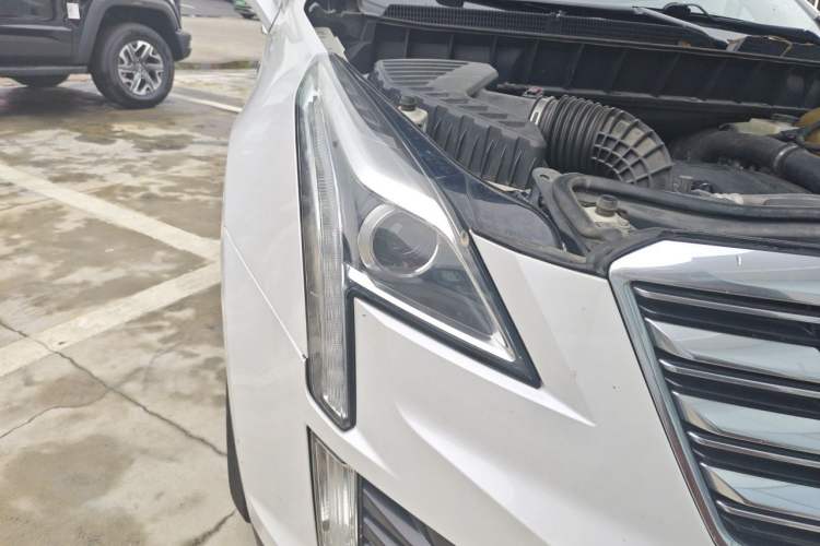 Used Cadillac XT5 2016 25T Luxury Model Right Front Headlight