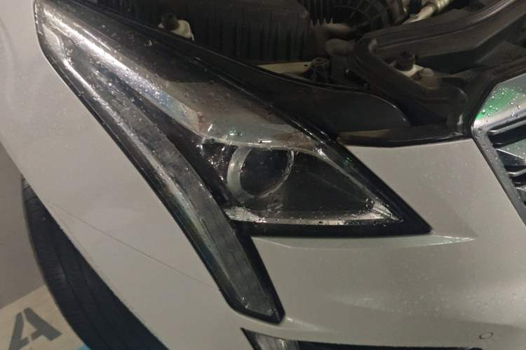 Used Cadillac XT5 2016 25T Luxury Model Right Front Headlight