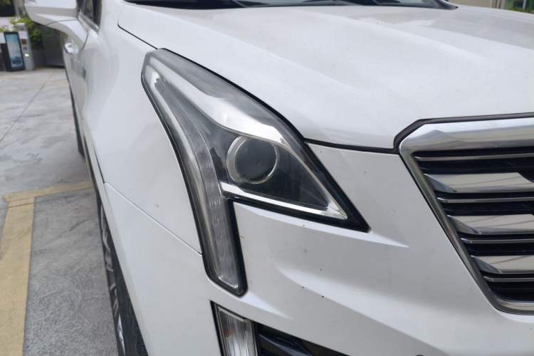 Used Cadillac XT5 2016 25T Luxury Model Right Front Headlight