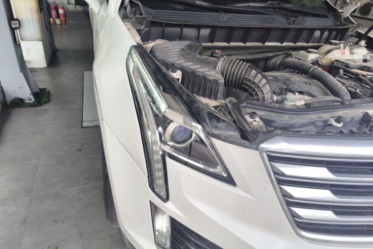 Used Cadillac XT5 2016 25T Luxury Model Right Front Headlight
