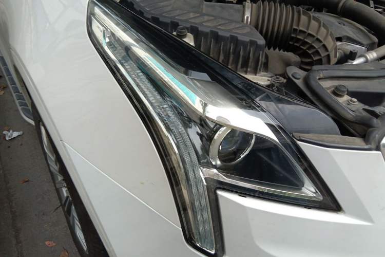 Used Cadillac XT5 2016 25T Luxury Model Right Front Headlight