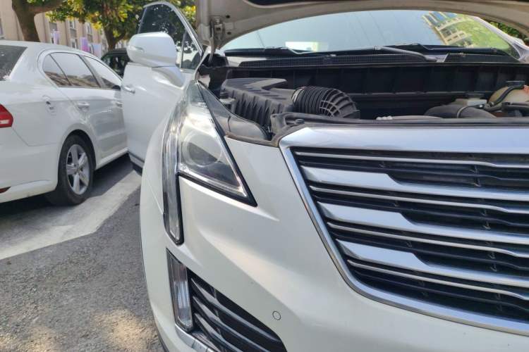 Used Cadillac XT5 2016 25T Luxury Model Right Front Headlight