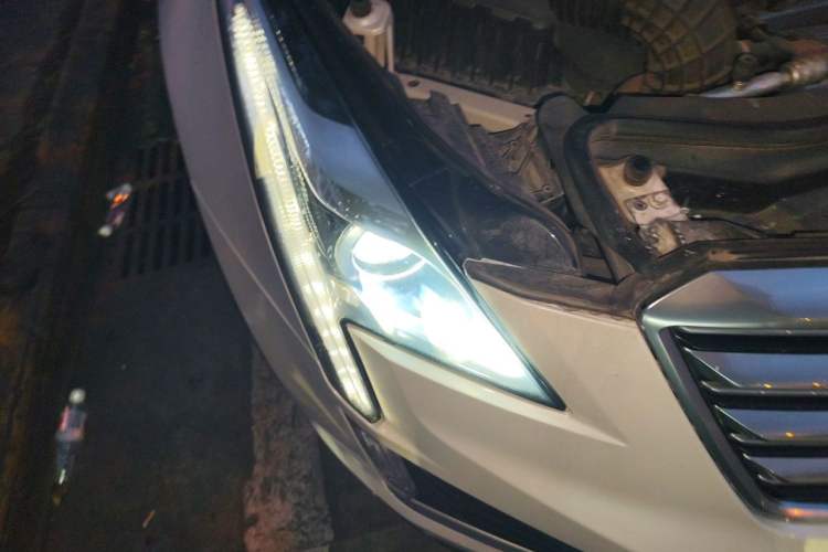 Used Cadillac XT5 2016 25T Luxury Model Right Front Headlight