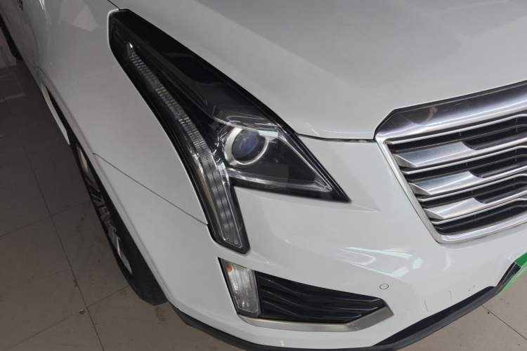 Used Cadillac XT5 2016 25T Luxury Model Right Front Headlight