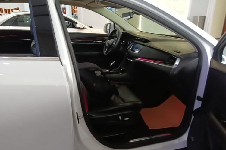 Used Cadillac XT5 2016 25T Luxury Model Right Front Seat