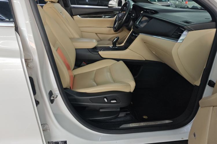 Used Cadillac XT5 2016 25T Tech Edition Right Front Seat