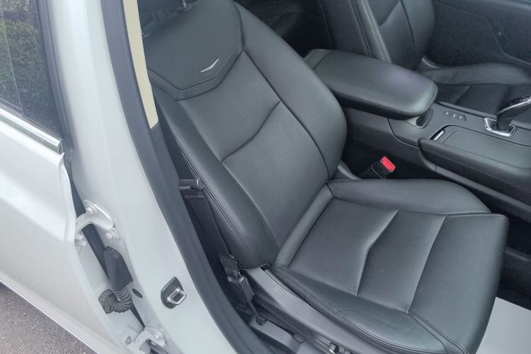 Used Cadillac XT5 2016 28T Four-Wheel Drive Luxury Model Right Front Seat