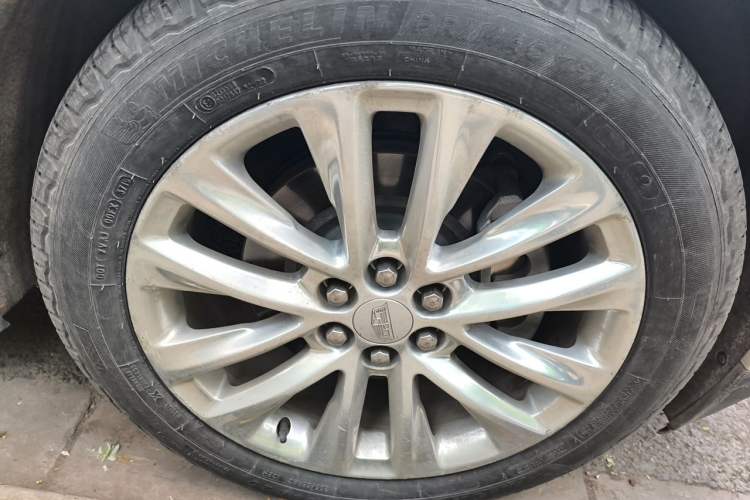 Used Cadillac XT5 2016 28T Four-Wheel-Drive Leading Model Right Front Wheel Hub