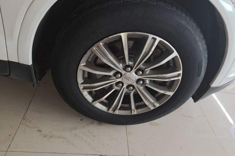 Used Cadillac XT5 2016 25T Luxury Model Right Front Wheel Hub