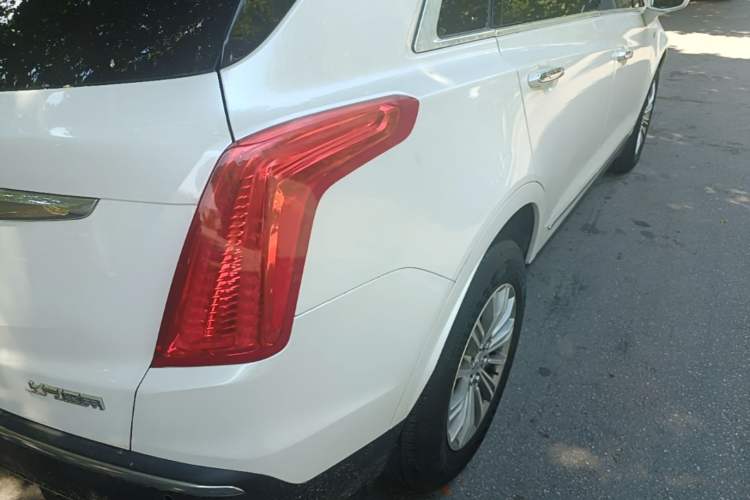 Used Cadillac XT5 2016 25T Luxury Model Right Rear Taillight