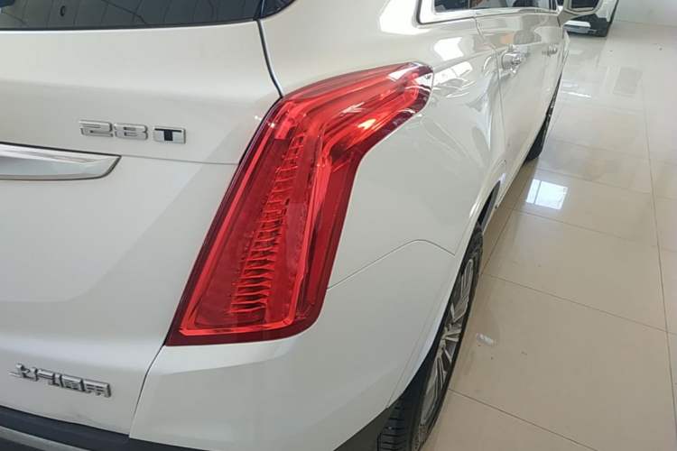 Used Cadillac XT5 2016 25T Luxury Model Right Rear Taillight