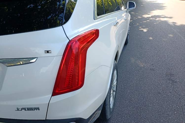Used Cadillac XT5 2016 25T Tech Edition Right Rear Taillight