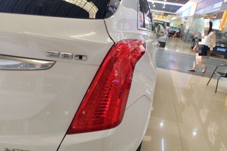 Used Cadillac XT5 2016 28T Four-Wheel Drive Luxury Model Right Rear Taillight