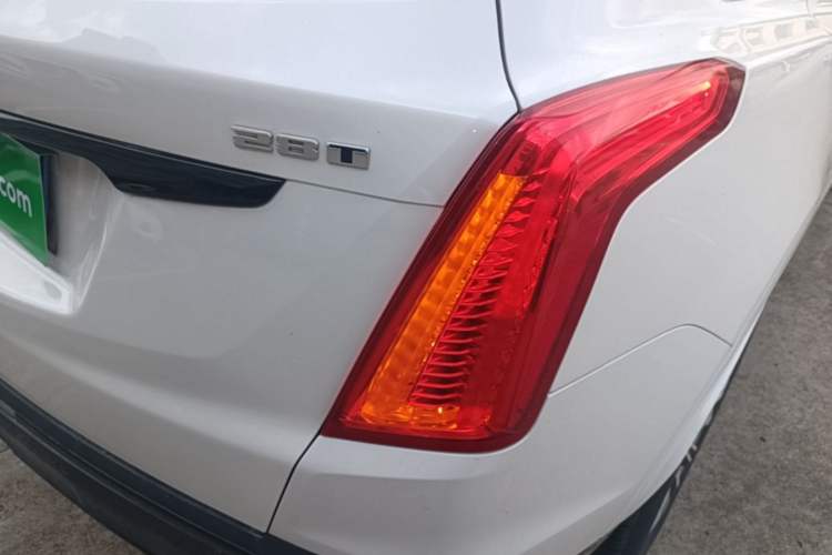 Used Cadillac XT5 2016 28T Four-Wheel Drive Luxury Model Right Rear Taillight