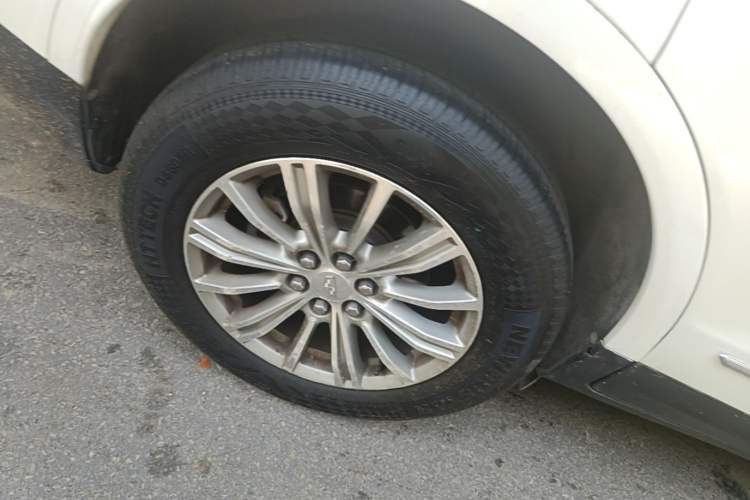 Used Cadillac XT5 2016 25T Luxury Model Right Rear Wheel Hub